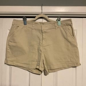 Khaki shorts size 24 lane Bryant